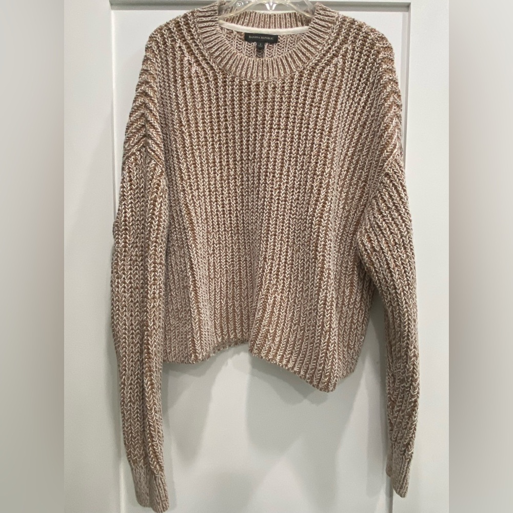 Banana Republic brown and white cropped cotton sweater.